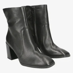Ankle boot