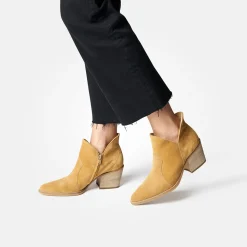 Ankle boot