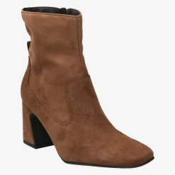 Ankle boot