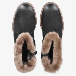 Ankle boot with lambskin