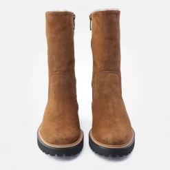 Boots with warm lining