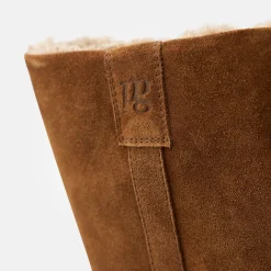 Boots with warm lining