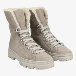 Lace up bootie with merino warm lining