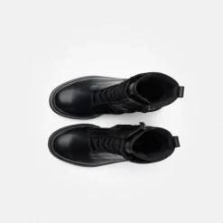 Lace-up ankle boot with Gore-Tex