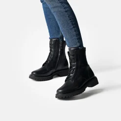 Lace-up ankle boot with Gore-Tex