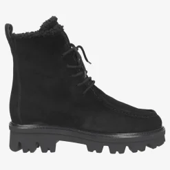 Lace-up bootie with warm lining