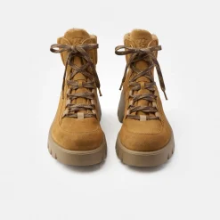 Lace-up bootie with warm lining