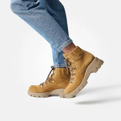 Lace-up bootie with warm lining