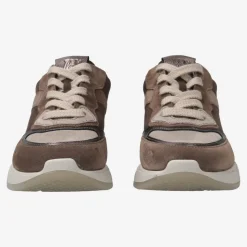 Sneaker mit Wechselfußbett