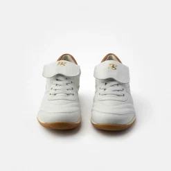 Sneaker with removable footbed