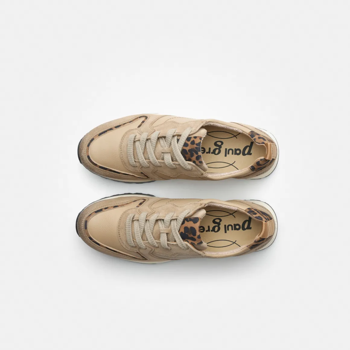 Sneaker with removable footbed