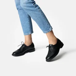 SUPER SOFT lace-up shoes