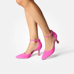 SUPER SOFT strappy pumps